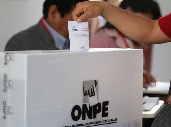 &iquest;Partidos pol&iacute;ticos, dijo?