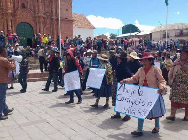 &iexcl;Rondas campesinas amenazan proyectos mineros en Puno!