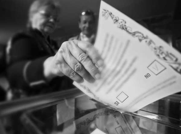 Hacia el precipicio: el refer&eacute;ndum y la mayor&iacute;a