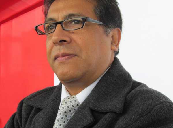 In Memoriam: V&iacute;ctor Robles Sosa