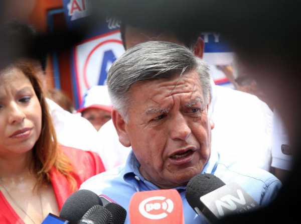 &ldquo;El plagio es grave, pero m&aacute;s grave es abortar&rdquo;