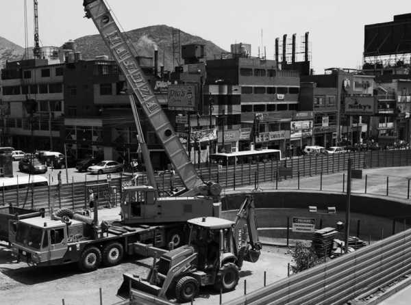 ¡Basta ya! ¿Cuál “club de la construcción”?