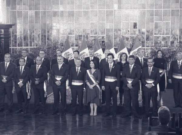 Un gabinete de t&eacute;cnicos, de pol&iacute;ticos y contadores de historias