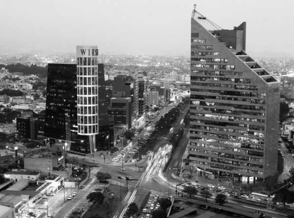 Econom&iacute;a amenazada por la crisis pol&iacute;tica