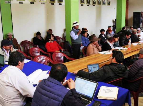 Las mesas de di&aacute;logo en el candelero