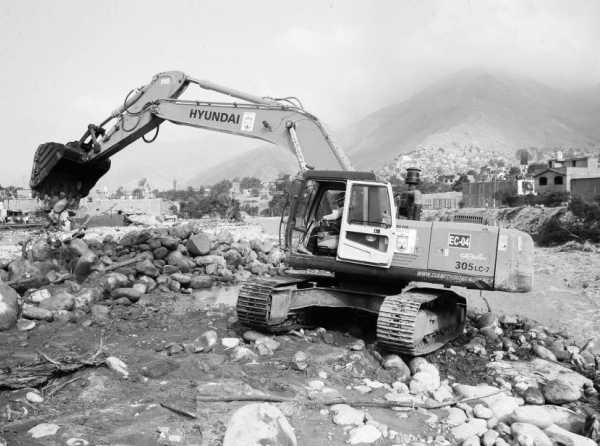 La reconstrucci&oacute;n sigue en espera