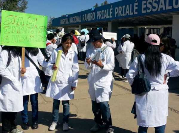 Es duro ser médico en el Perú