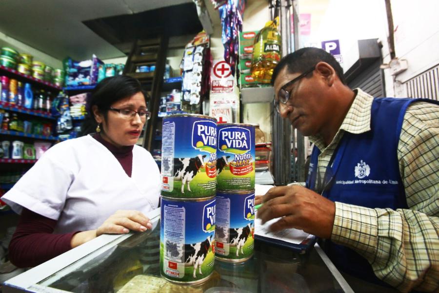 ¡Ofensiva antimercado contra industria láctea!