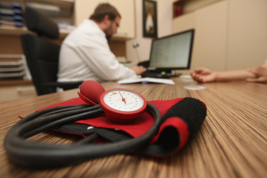 ¡Ofensiva estatista contra sector privado en salud!