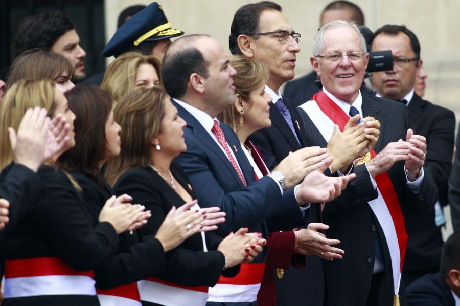 El gobierno en el mismo libreto