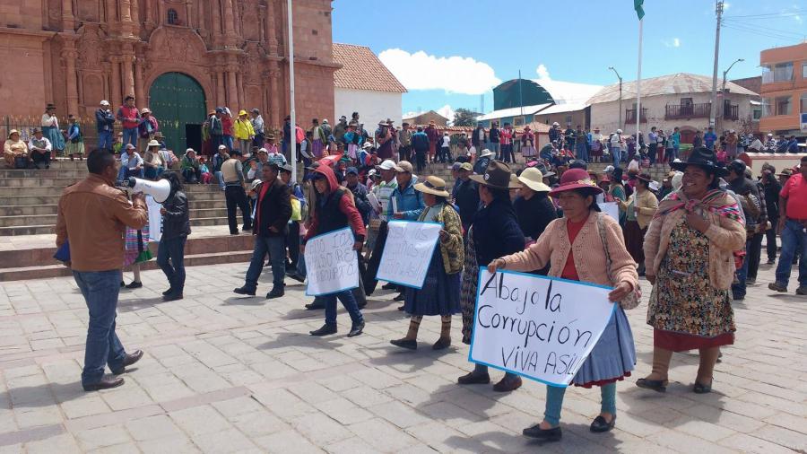 &iexcl;Rondas campesinas amenazan proyectos mineros en Puno!