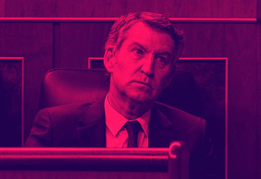 Los falsos salvadores llegan con diplomas falsos