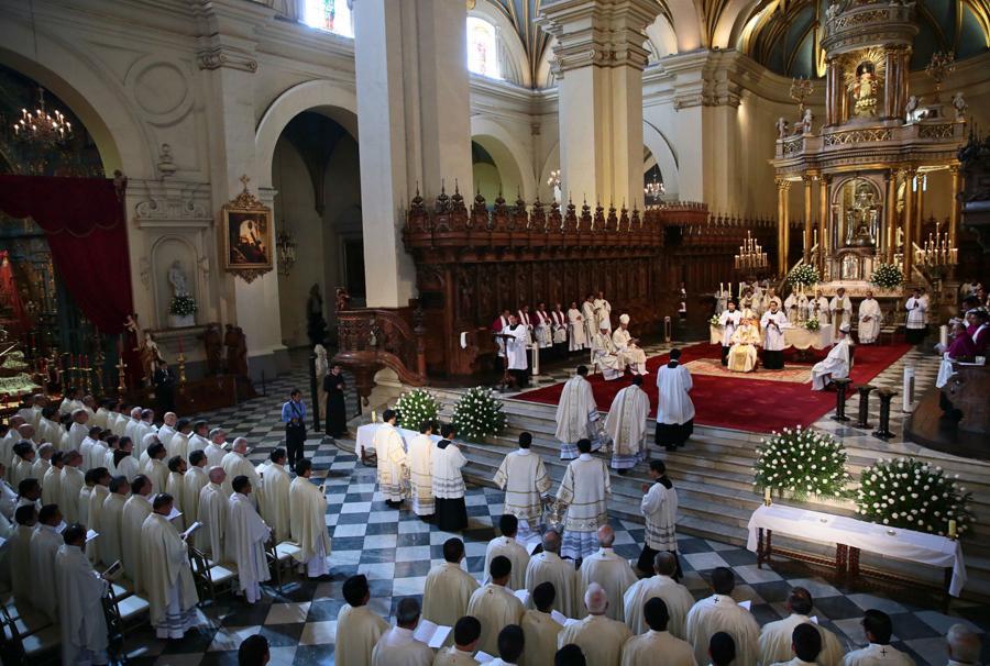 Santas intromisiones