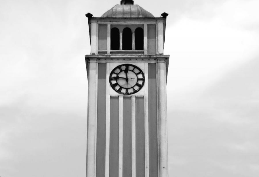 El reloj del Parque Universitario. Ornato y tradición