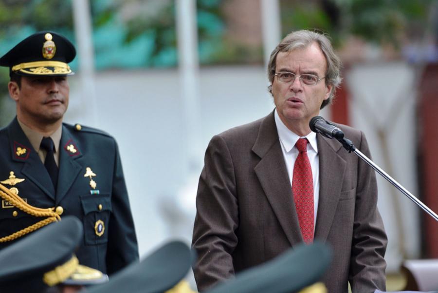 Guerra avisada no mata gente