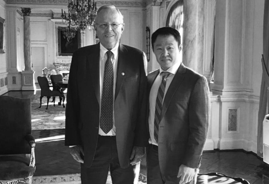 El tonto y el m&aacute;s tonto