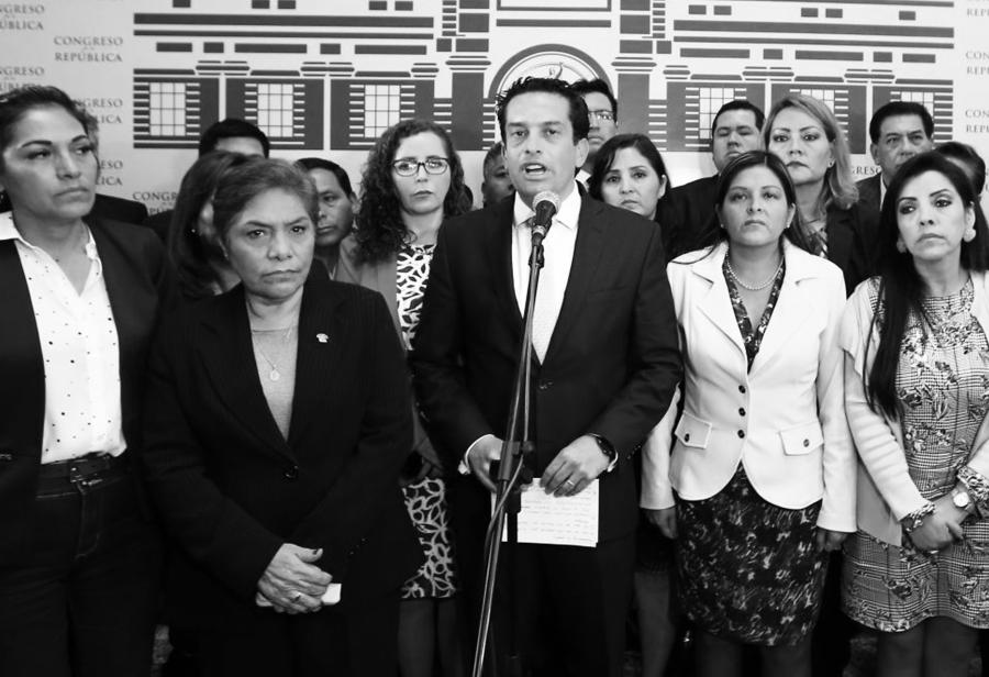 Entre la derrota y la victoria