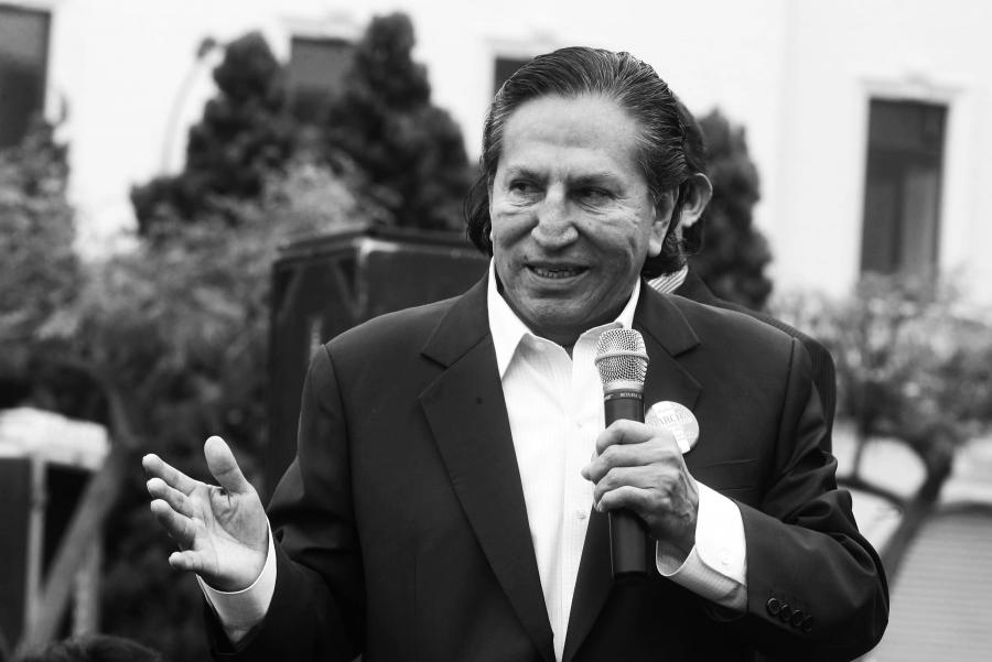 Fantoches democr&aacute;ticos