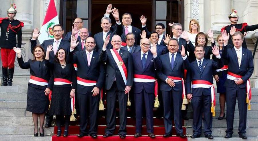 Los ministros son fusibles. Punto.