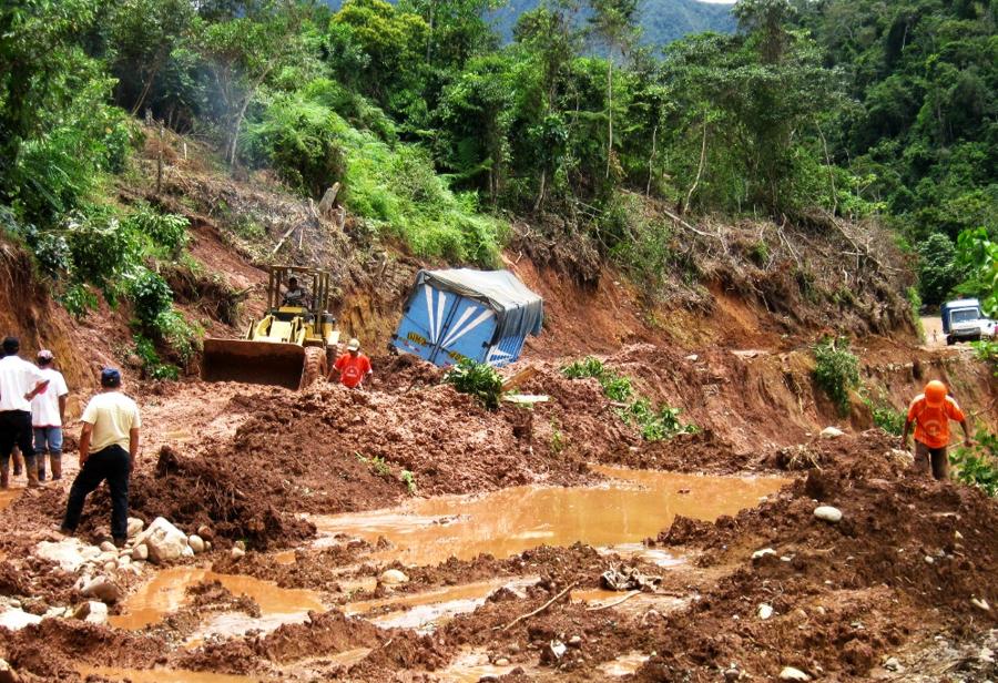 Volcanes y ríos en el sur peruano