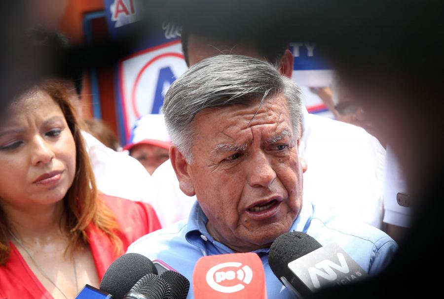 &ldquo;El plagio es grave, pero m&aacute;s grave es abortar&rdquo;