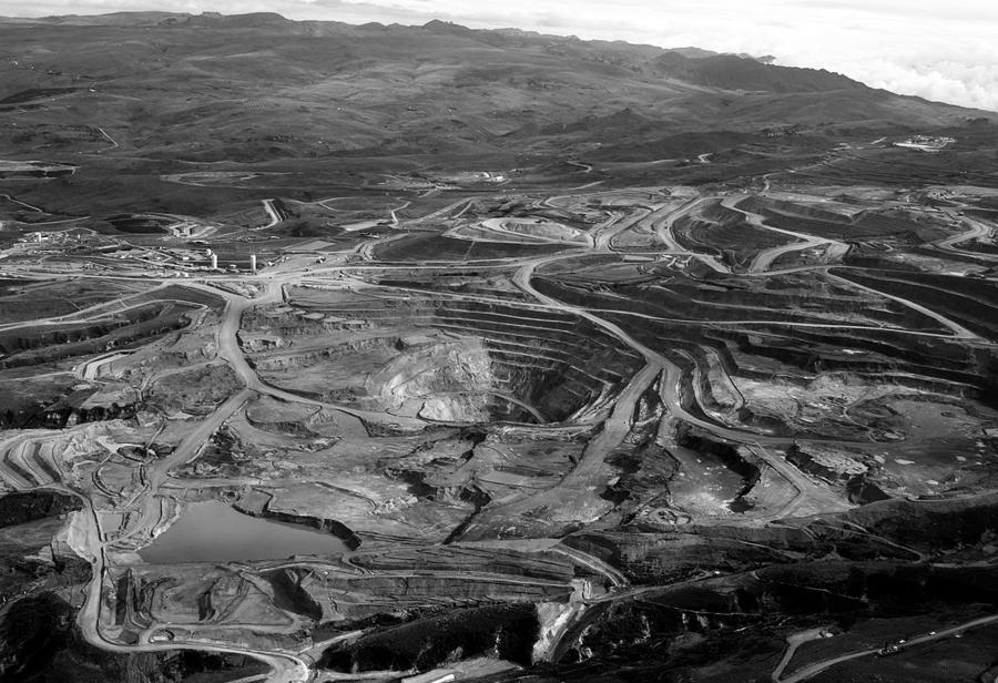 Informe tendencioso sobre agua y minería