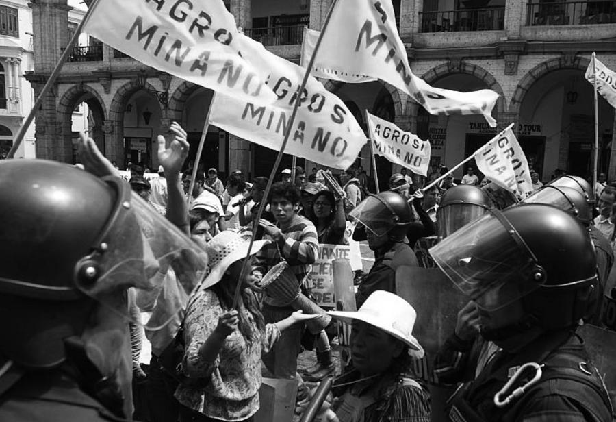 La guerra antiminera contra las pobres del Perú