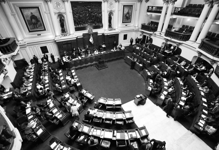 &iexcl;La Rep&uacute;blica bajo ataque!