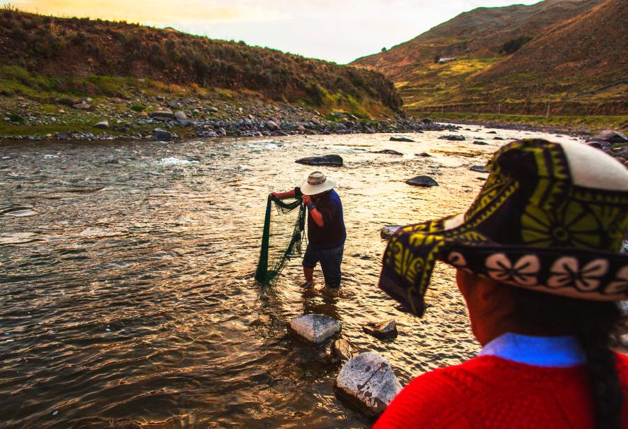&iexcl;No hay agua contaminada en Espinar!