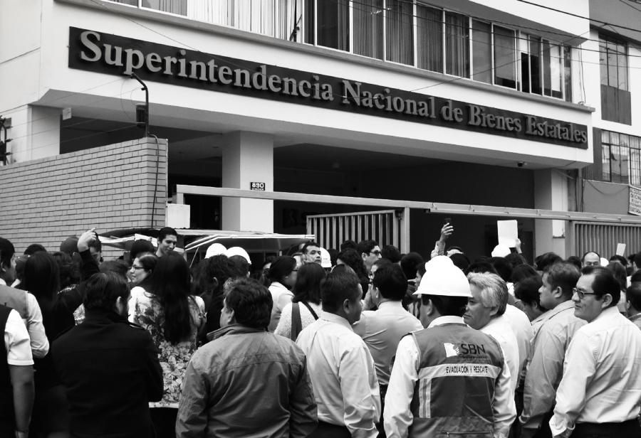 Sigue calvario de pobladores frente a SBN