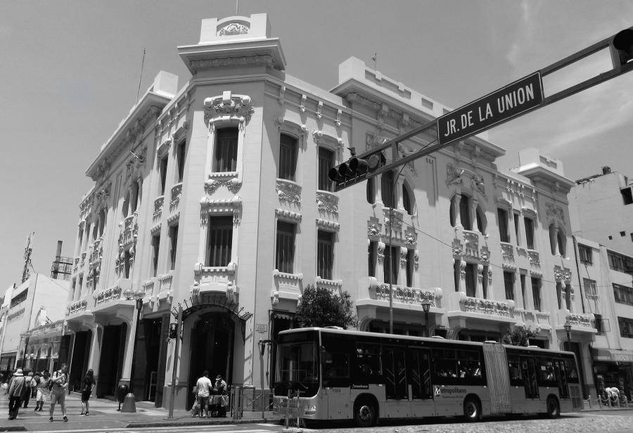 El Palais Concert, una máscara del Perú